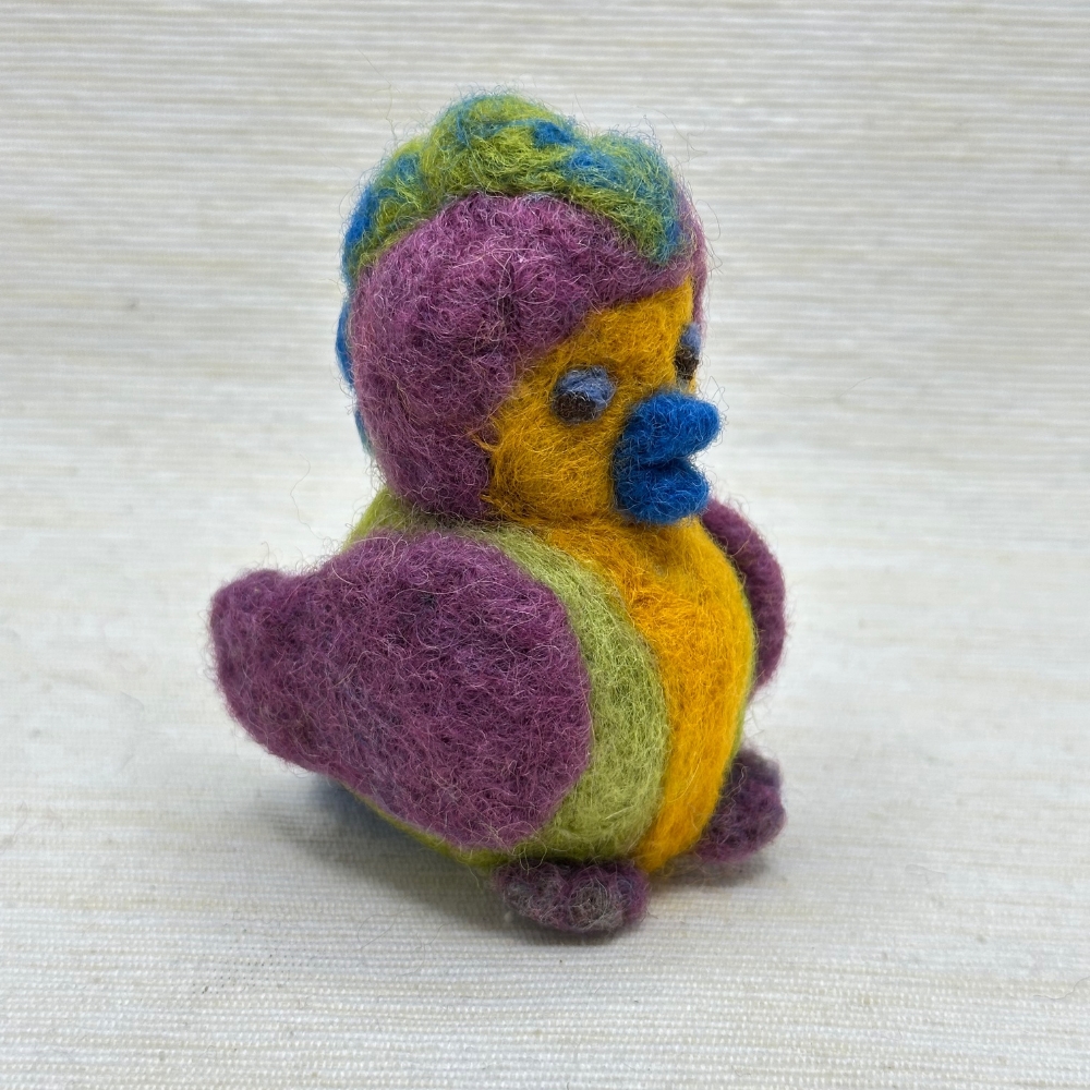 kleiner bunter Vogel